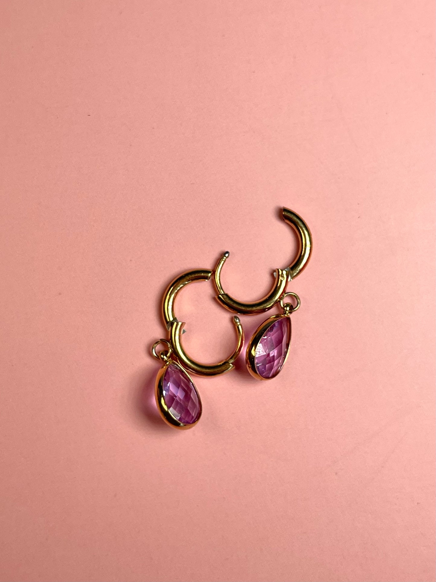 Par pendientes gota lila