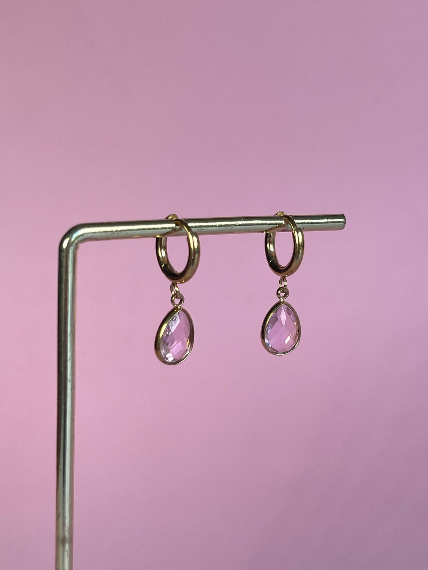 Par de pendientes gota rosa