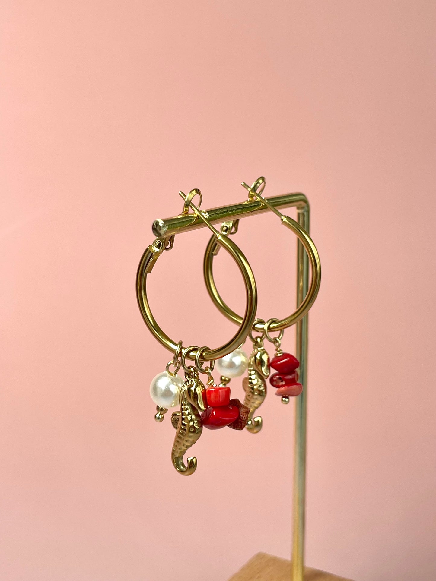 Par de aros coral rojo