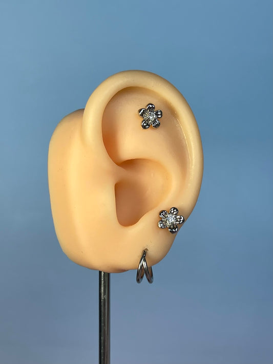 Pendiente/piercing “Daisy” plateado