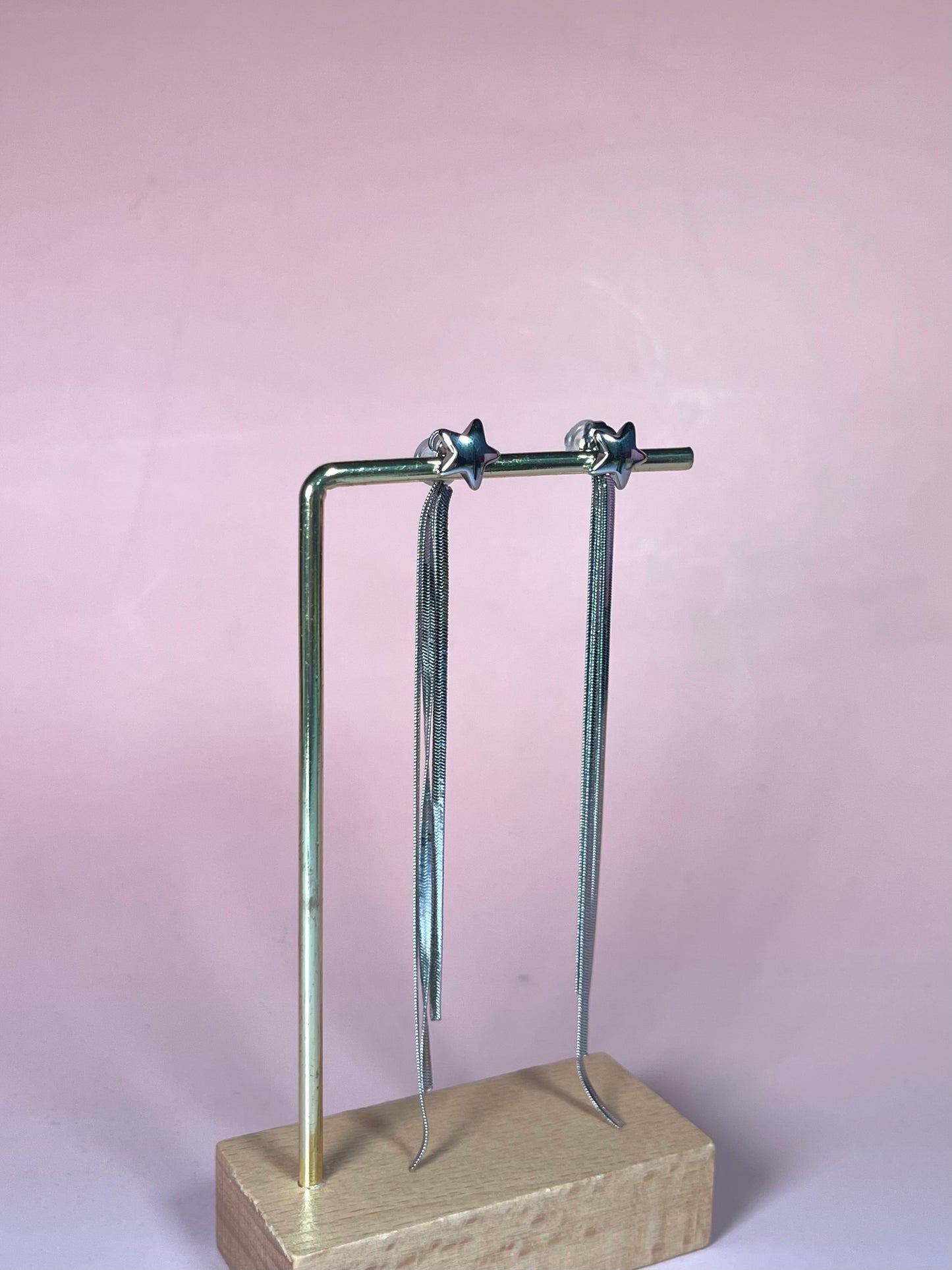 Par de pendientes cascada plateados