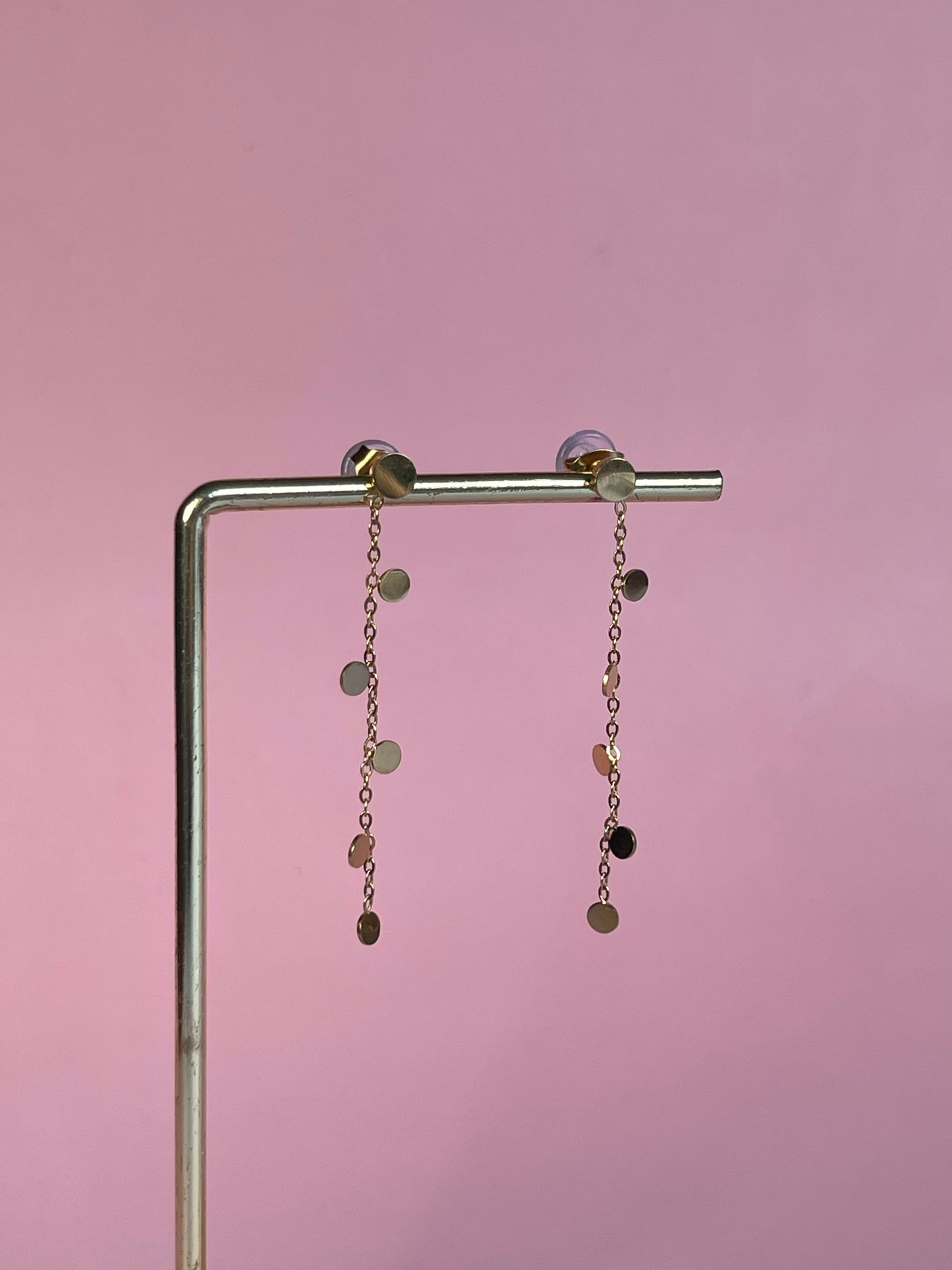 Par de pendientes “Dainty” dorados